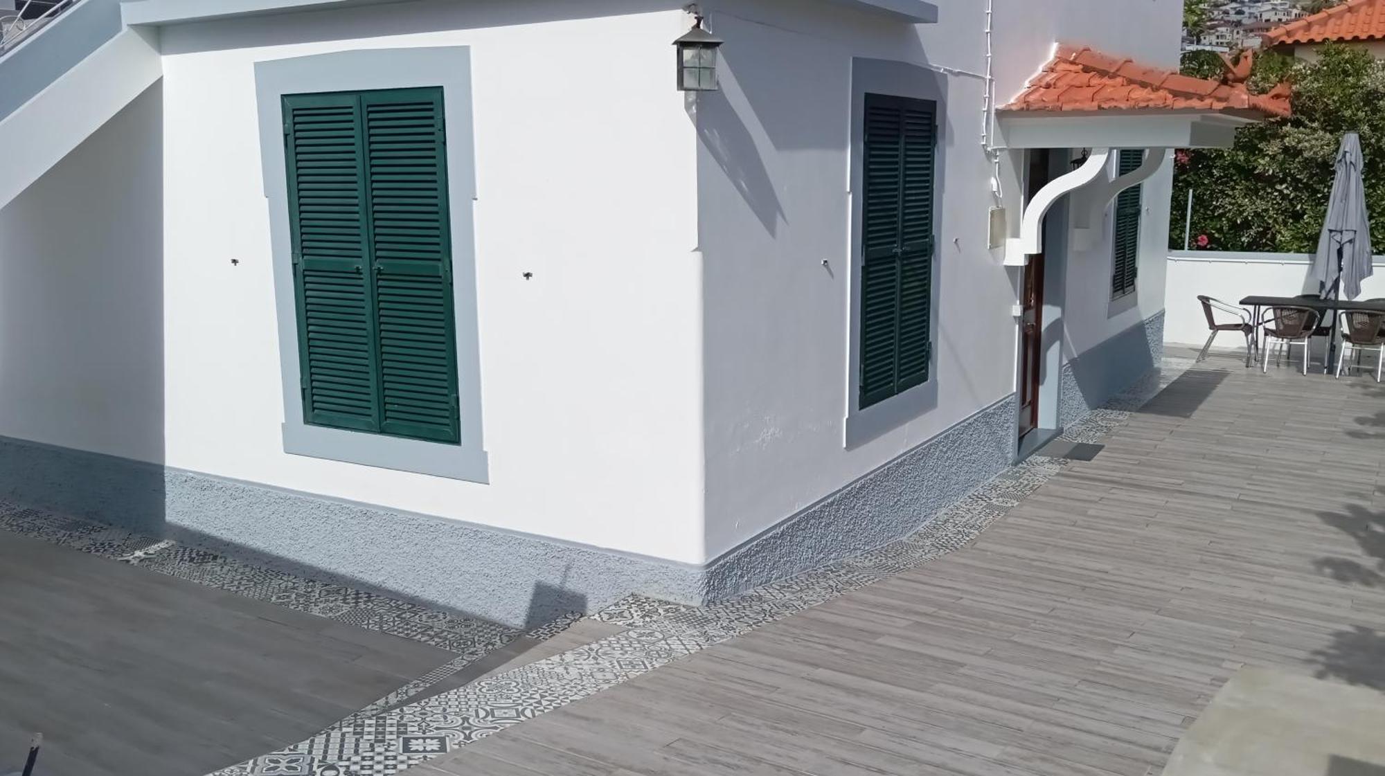 Bus Stop House 82 Funchal  Bagian luar foto